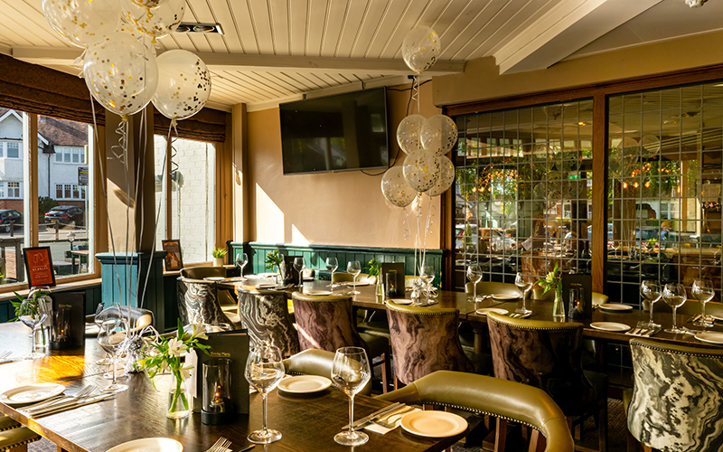 pcp-2024-secondaryspaces-thegreenhousepub-privatedining-img-01.jpg